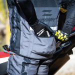 Chaleco De Moto Endurance Rally Gris- Radikal Racing - Imagen 5